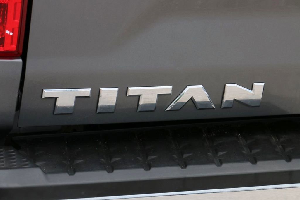 Used 2019 Nissan Titan SV AWD/4WD image 8