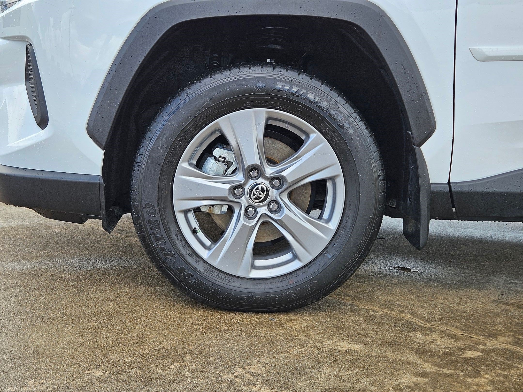 Used 2025 Toyota RAV4 XLE w/ Convenience Package FWD image 13