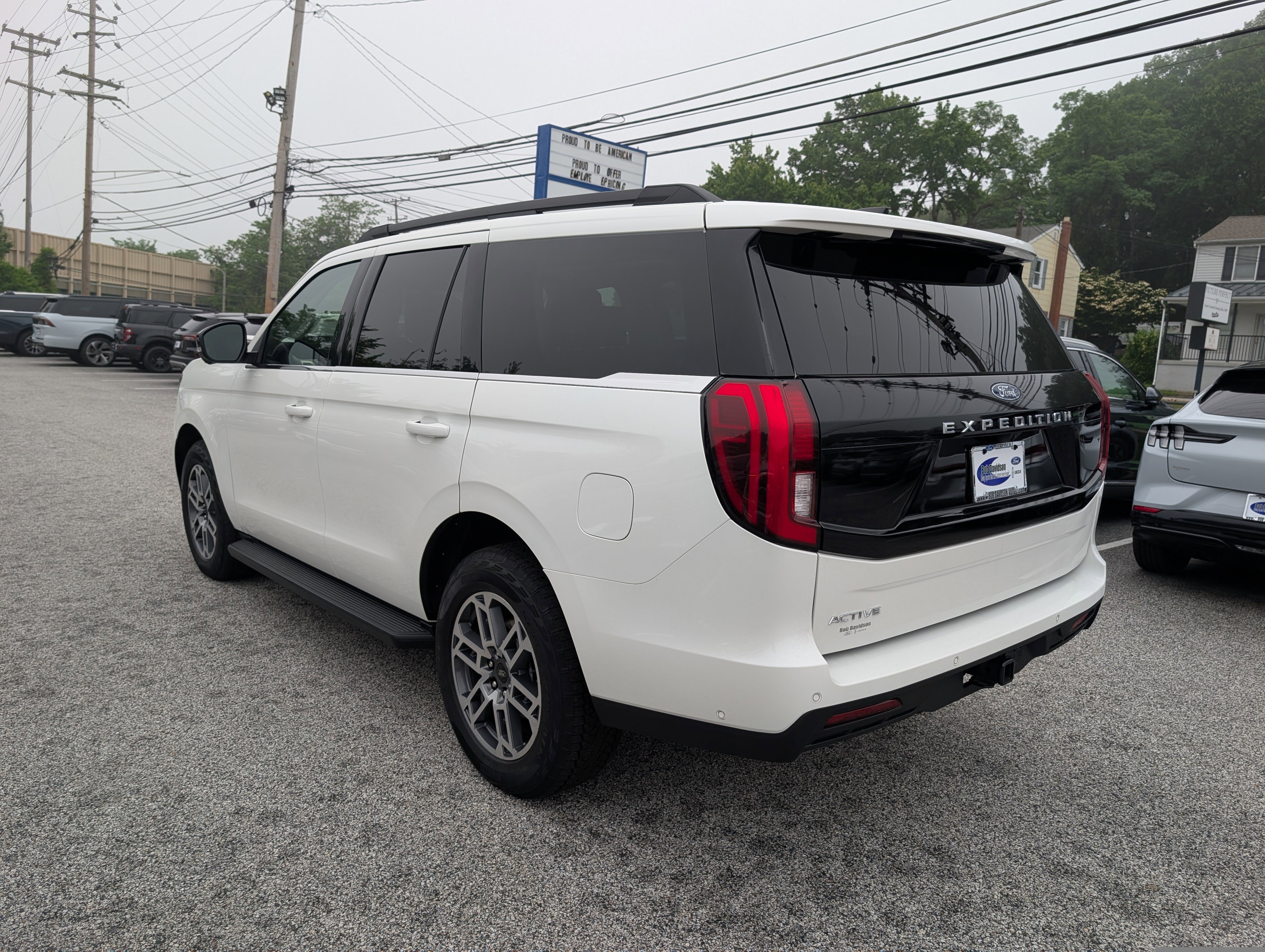 Certified 2025 Ford Expedition Active AWD/4WD image 5