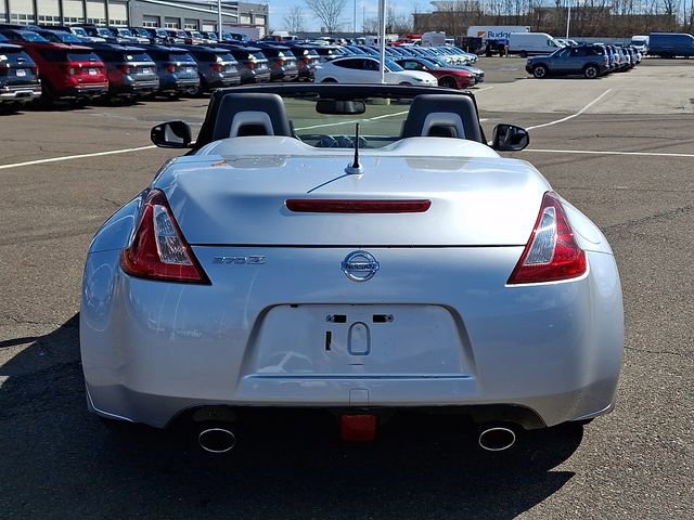 Used 2018 Nissan 370Z Touring Sport image 3