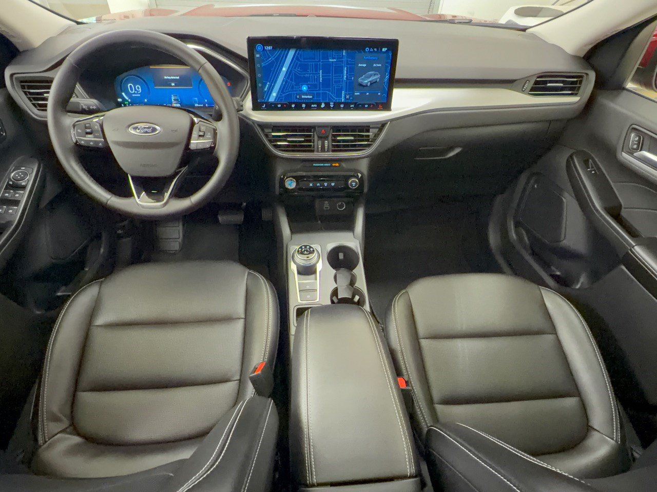 Certified 2025 Ford Escape Platinum AWD/4WD image 17