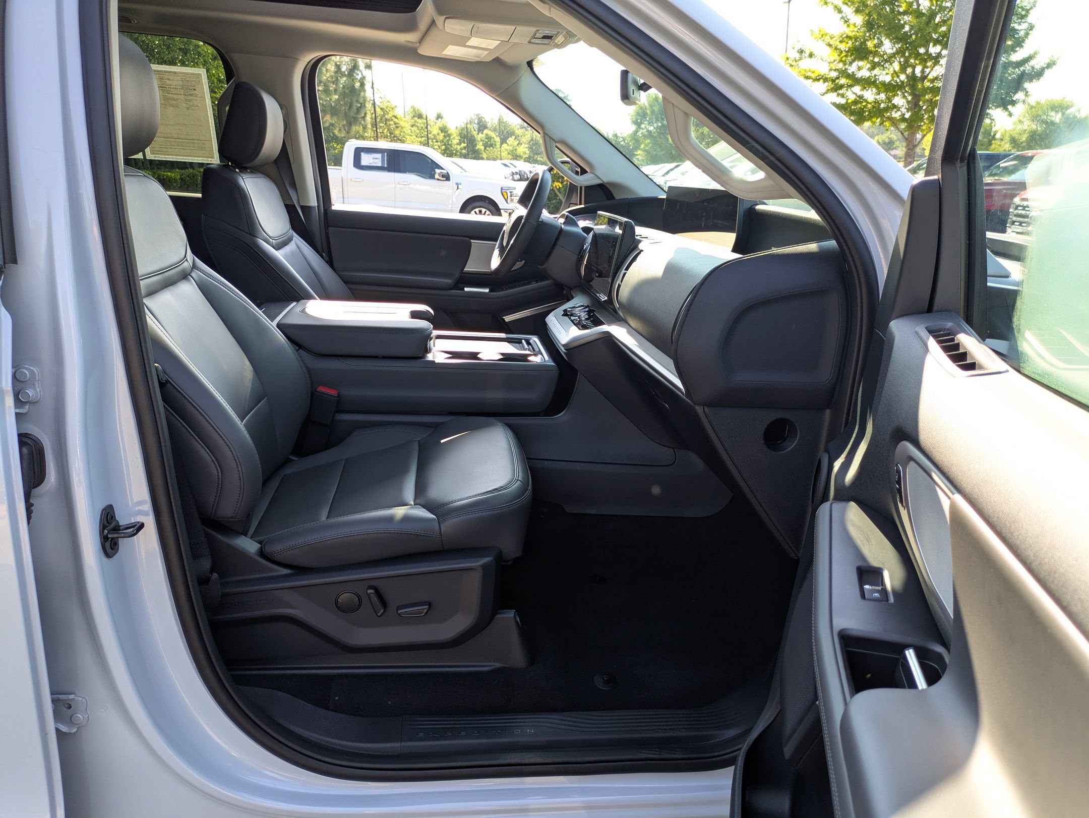 Certified 2026 Ford Expedition Active AWD/4WD image 37
