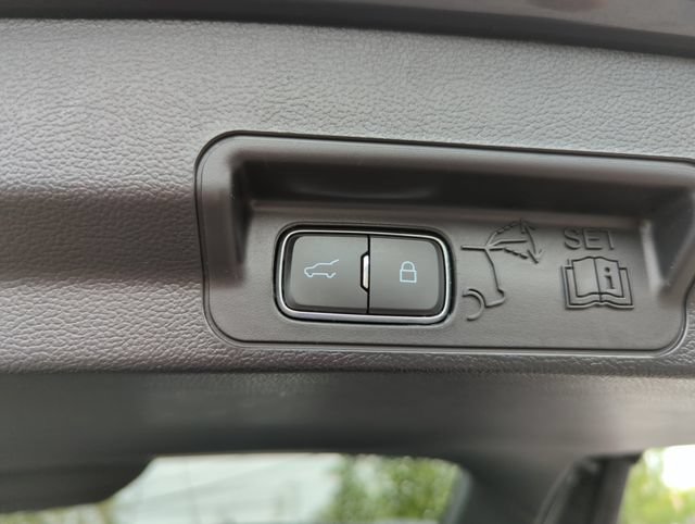 Certified 2023 Ford Explorer Limited w/ Limited Technology Package AWD/4WD image 24