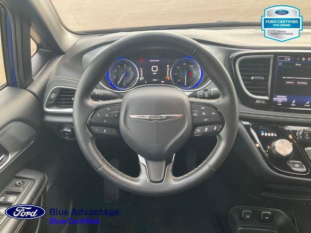 Used 2021 Chrysler Pacifica Touring image 14