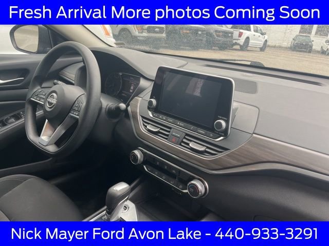 Used 2025 Nissan Altima 2.5 SV FWD image 10
