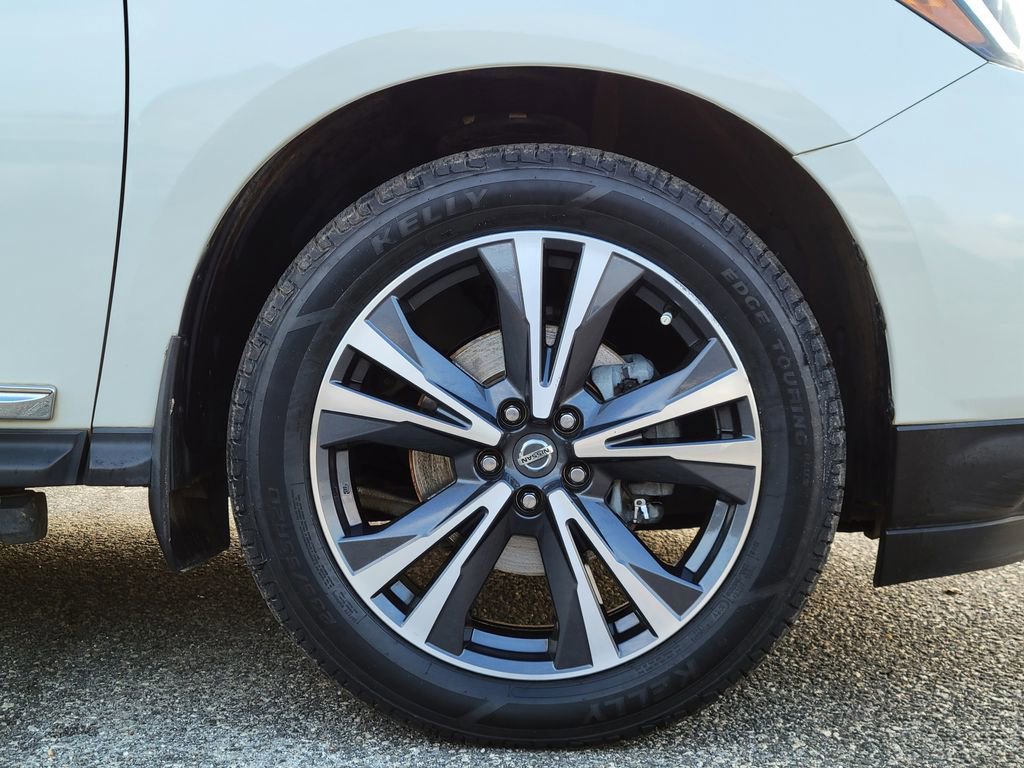 Used 2020 Nissan Pathfinder Platinum w/ Cargo Package image 10