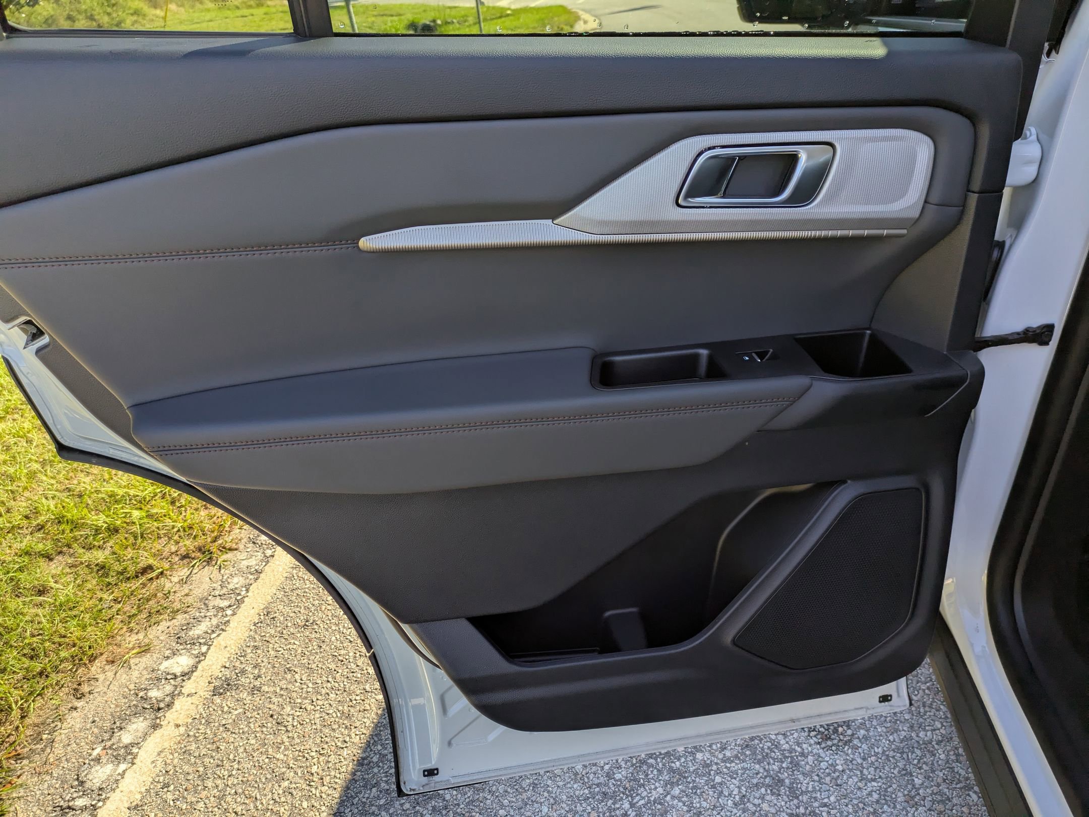 Certified 2025 Ford Explorer Active RWD image 32