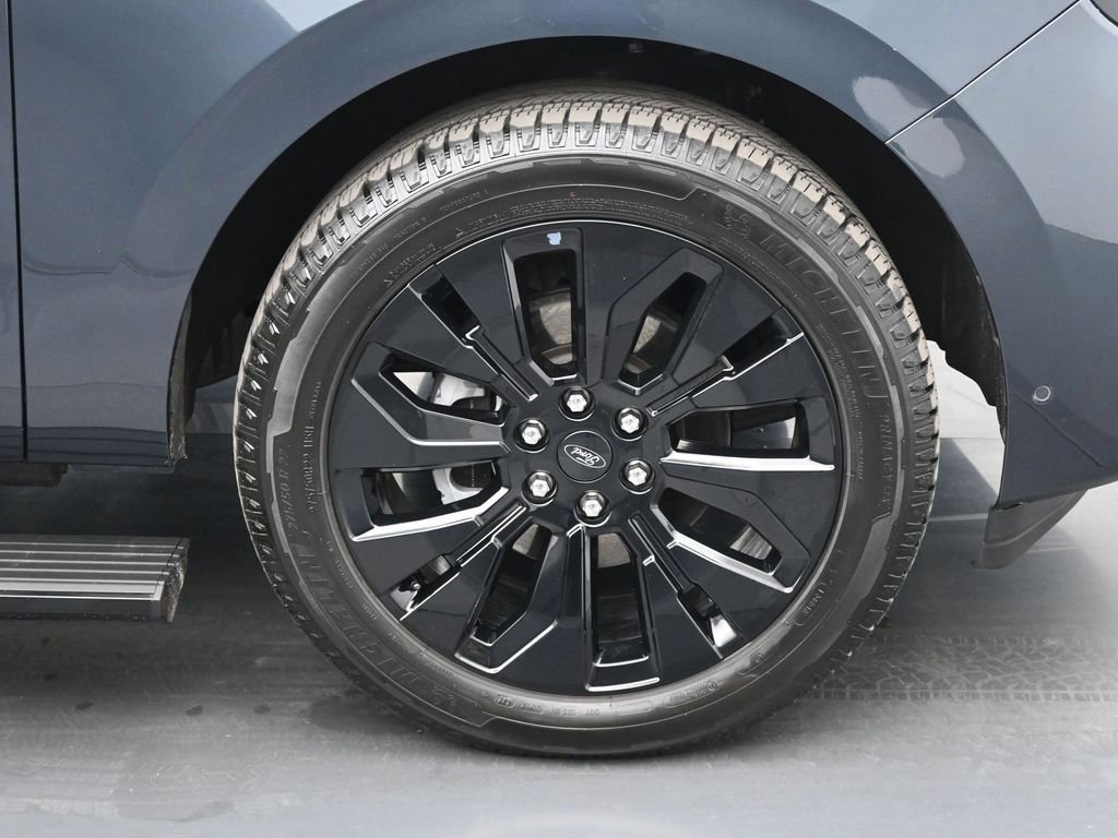 Certified 2025 Ford Expedition Platinum w/ Stealth Appearance Package image 54