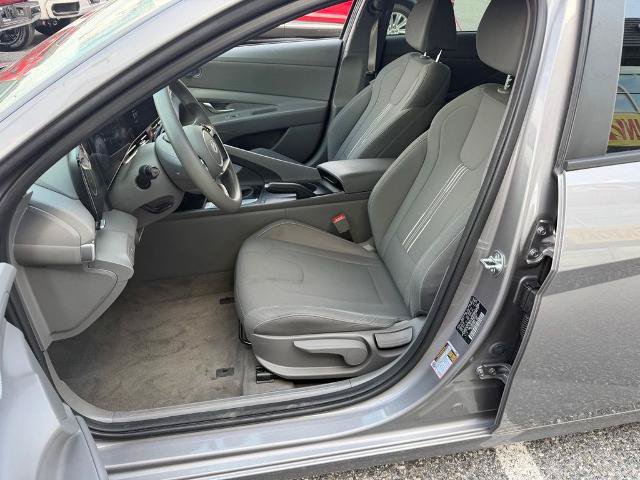 Used 2024 Hyundai Elantra SEL FWD image 11