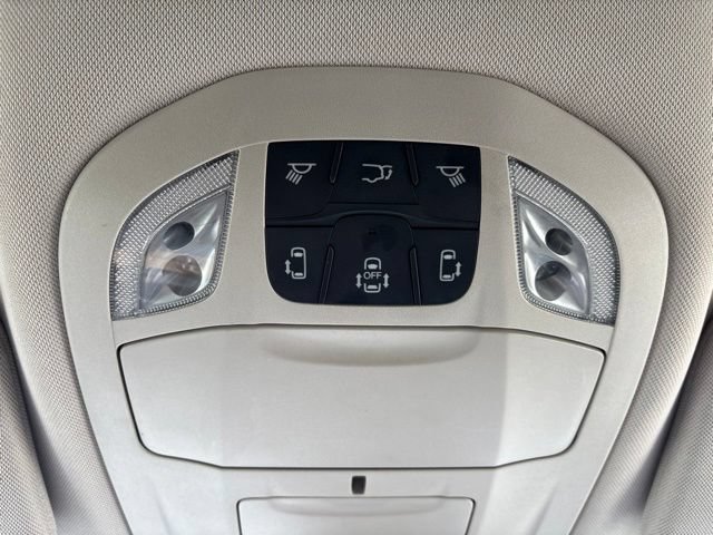 Used 2024 Chrysler Pacifica Limited FWD image 28