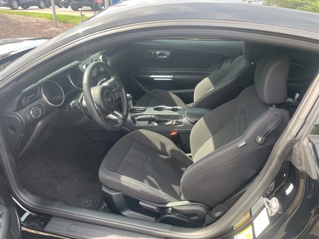 Certified 2022 Ford Mustang Coupe w/ Black Accent Package RWD image 8