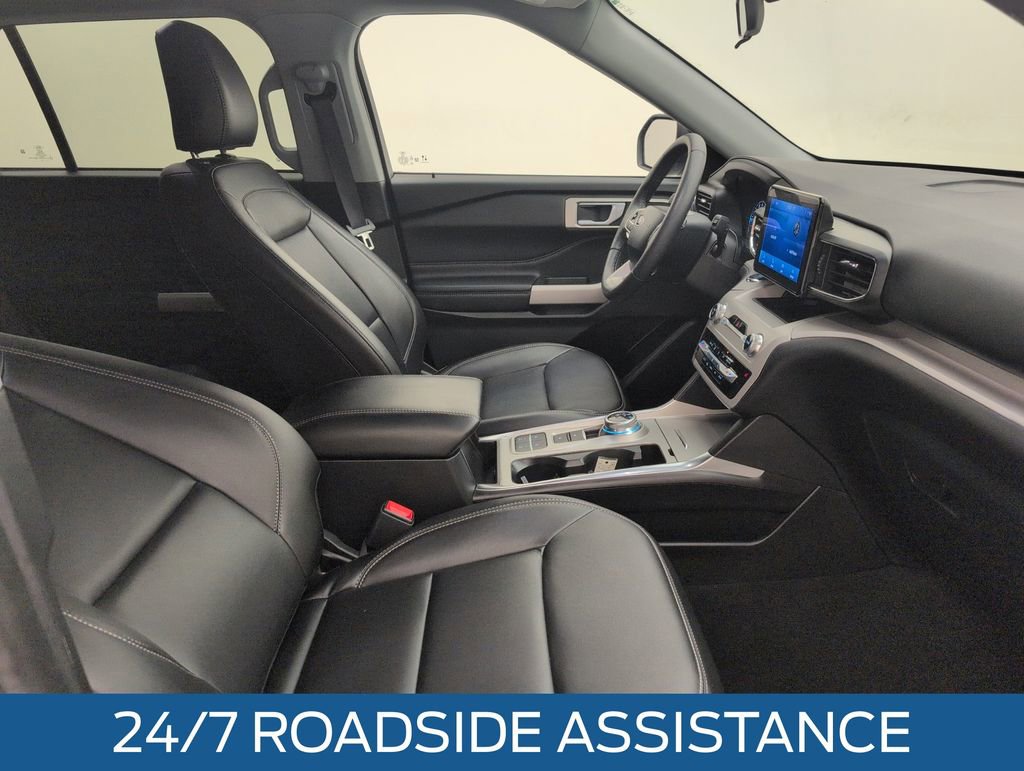 Certified 2024 Ford Explorer XLT w/ Equipment Group 202A RWD image 14