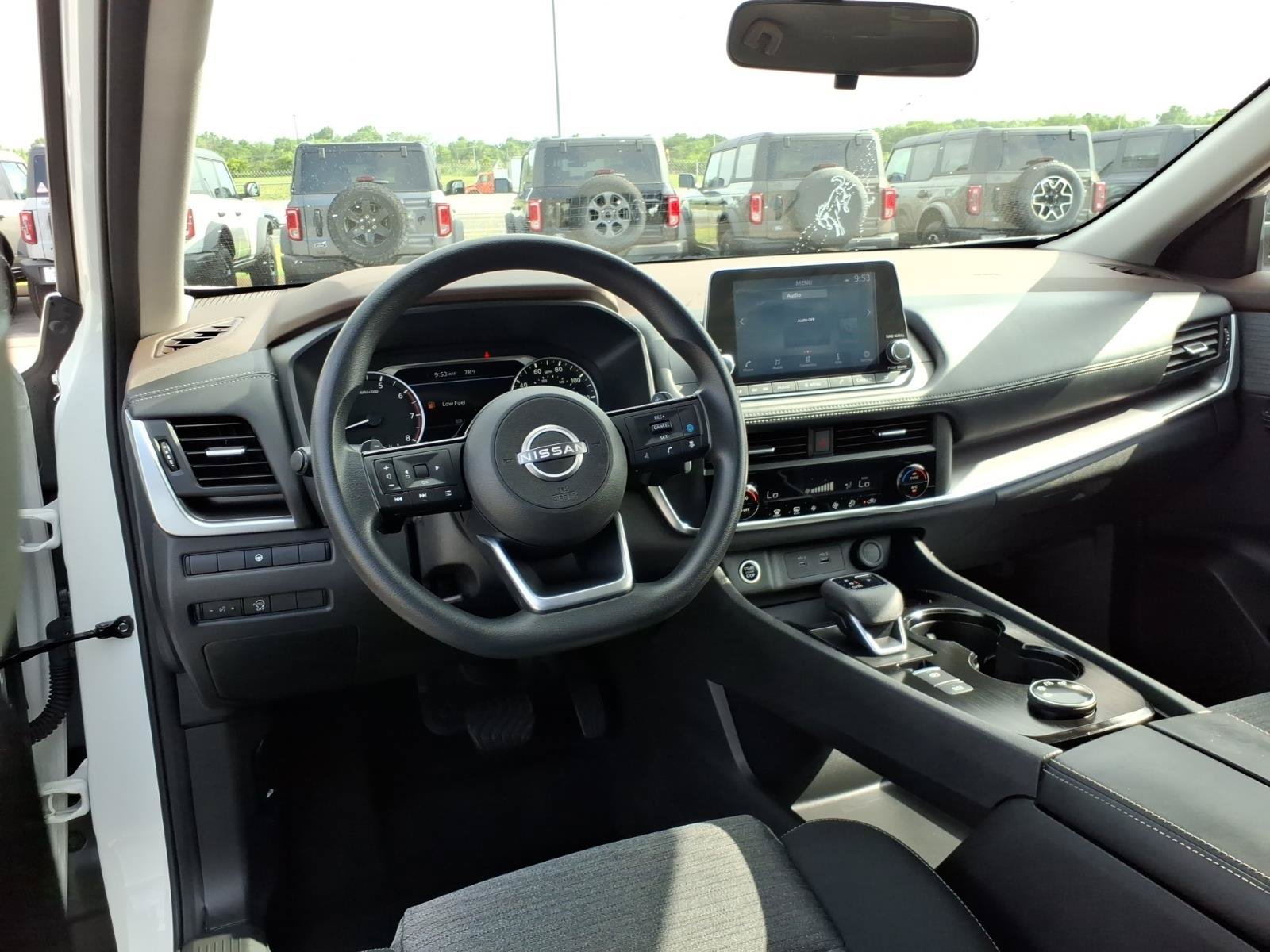 Used 2023 Nissan Rogue SV AWD/4WD image 15