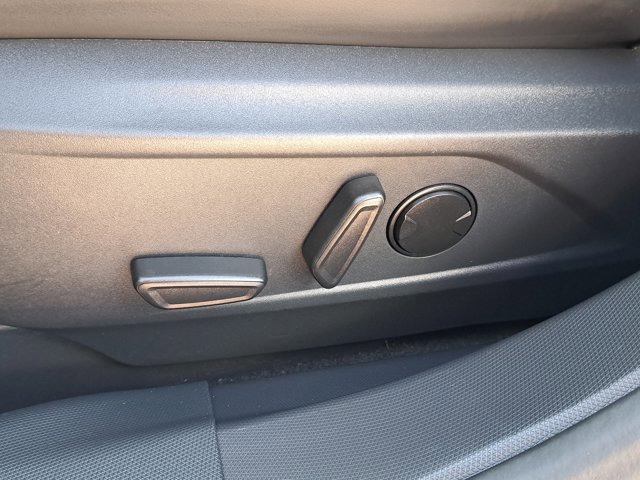 Certified 2025 Ford Mustang Mach-E Select w/ Comfort Package Lite image 21