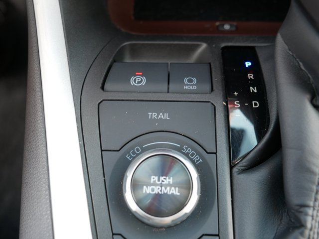 Used 2022 Toyota RAV4 Limited AWD/4WD image 29