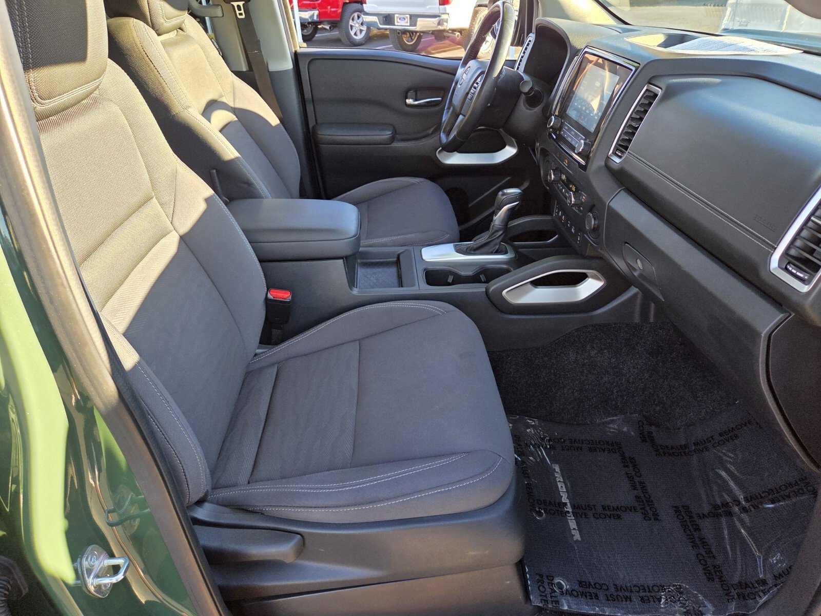 Used 2022 Nissan Frontier SV image 15