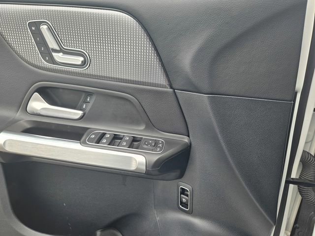 Used 2022 Mercedes-Benz GLB 250 4MATIC image 13