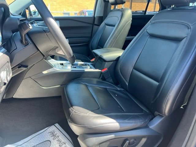 Certified 2022 Ford Explorer XLT w/ Equipment Group 202A AWD/4WD image 19