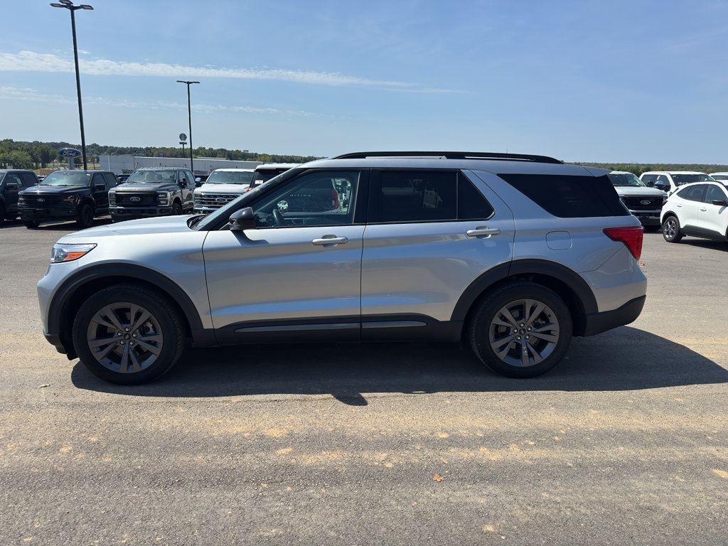 Certified 2023 Ford Explorer XLT w/ Equipment Group 202A RWD image 8