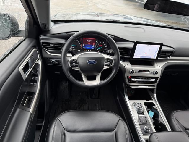 Certified 2022 Ford Explorer XLT w/ Equipment Group 202A image 6