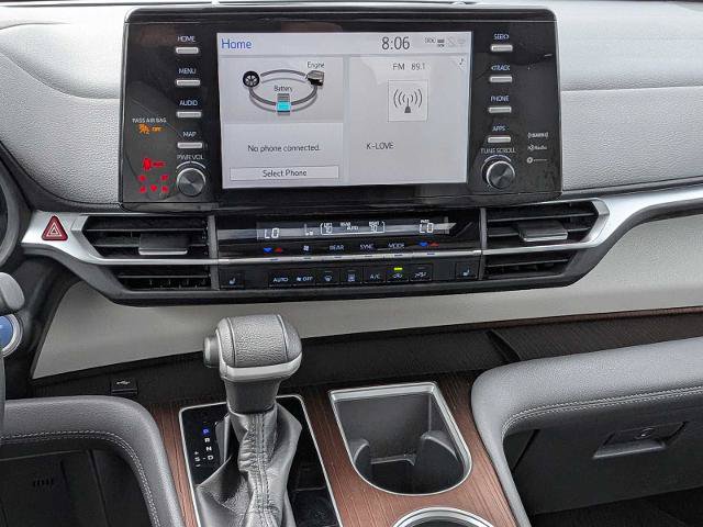 Used 2022 Toyota Sienna XLE AWD/4WD image 23