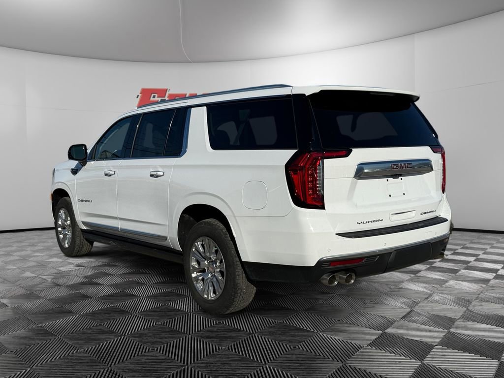 Used 2021 GMC Yukon XL Denali w/ Advanced Technology Package image 3
