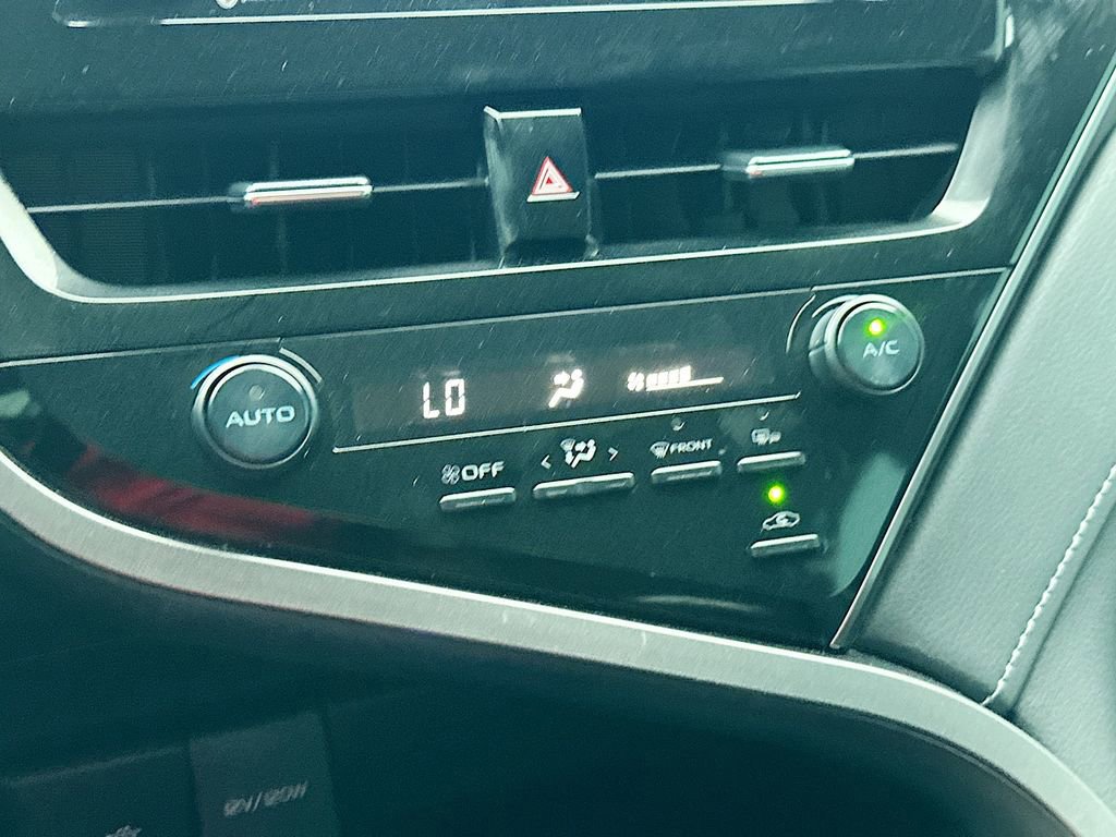 Used 2021 Toyota Camry SE w/ Convenience Package image 15