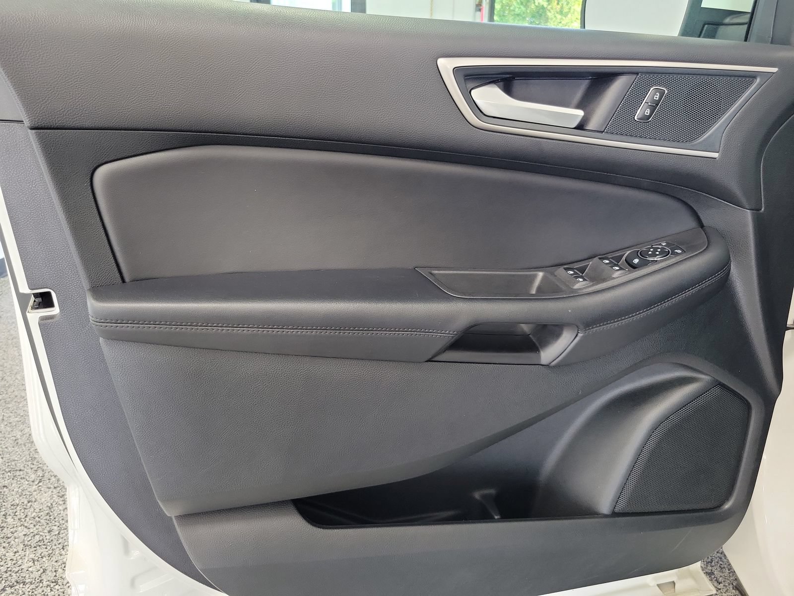 Certified 2023 Ford Edge SEL w/ Convenience Package AWD/4WD image 6