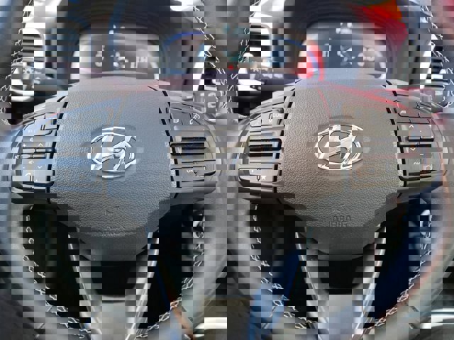 Used 2024 Hyundai Venue Limited image 25