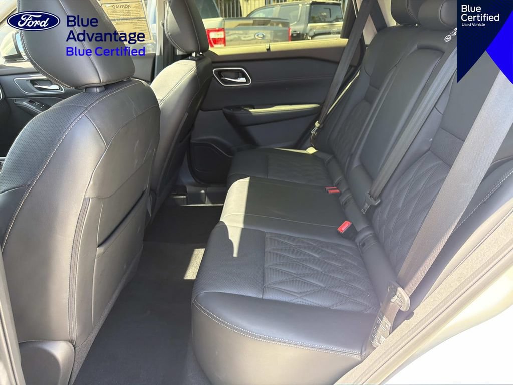Used 2023 Nissan Rogue Platinum FWD image 13