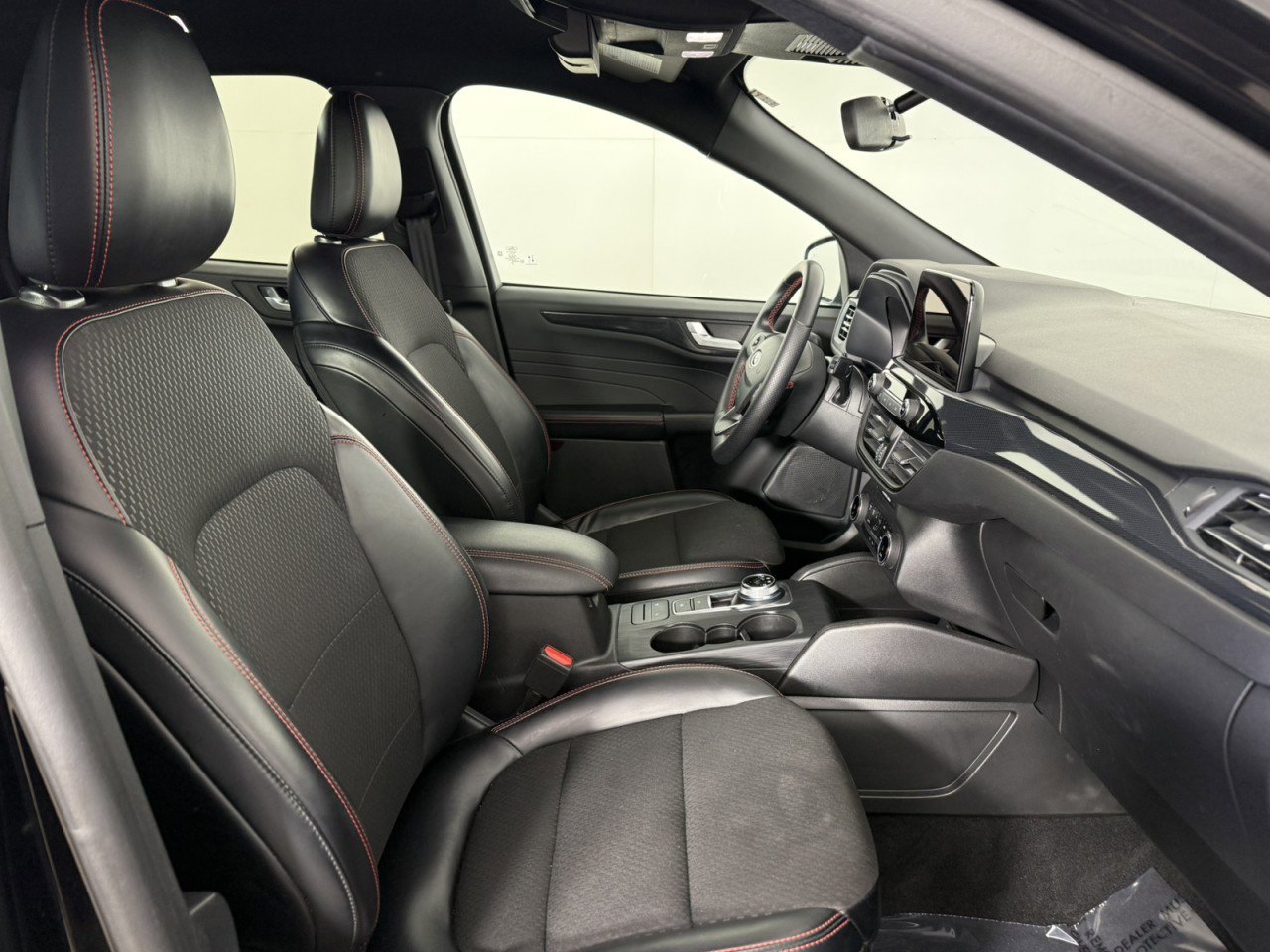Certified 2025 Ford Escape ST-Line FWD image 10