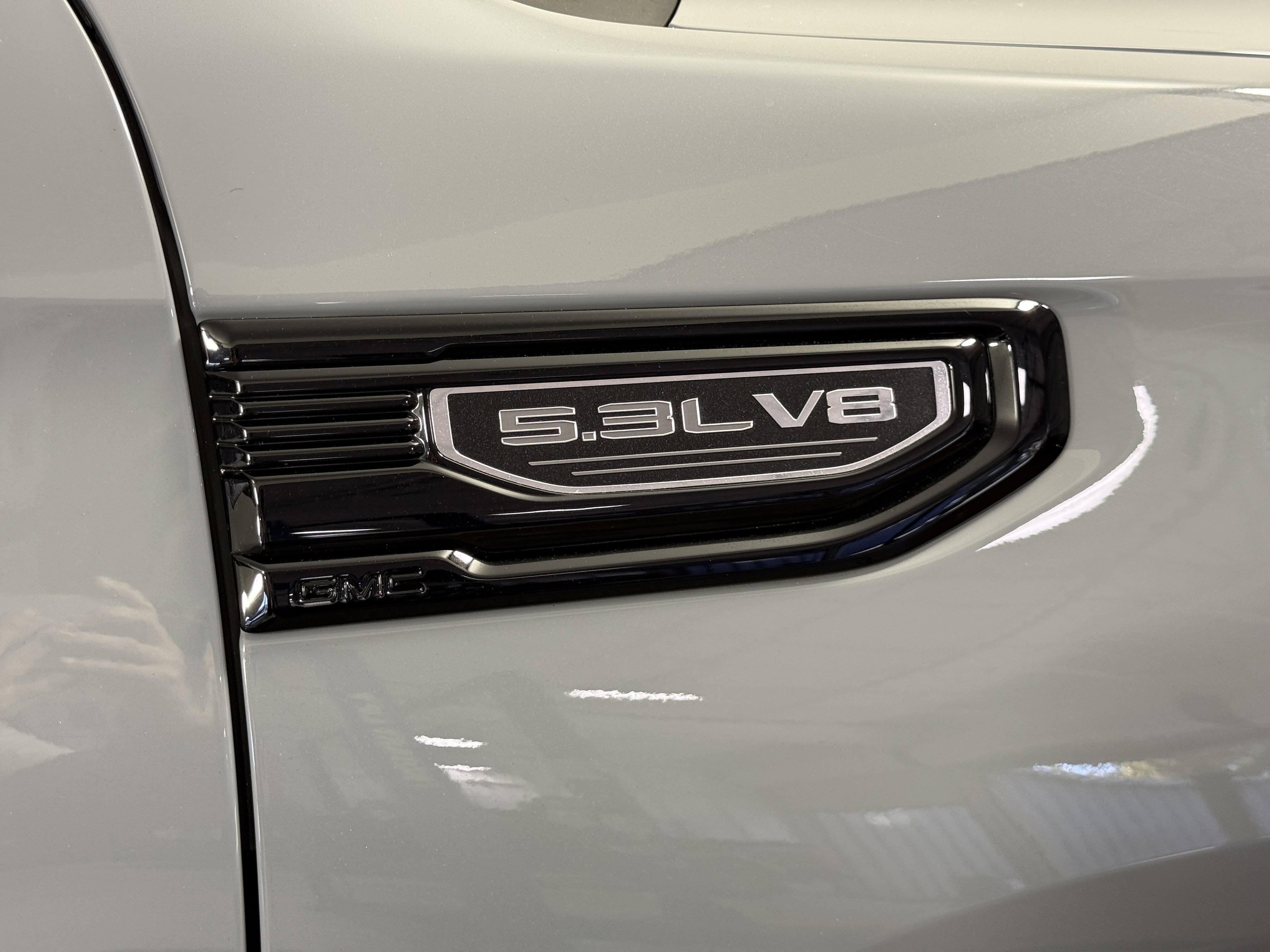 Used 2024 GMC Sierra 1500 Elevation image 9