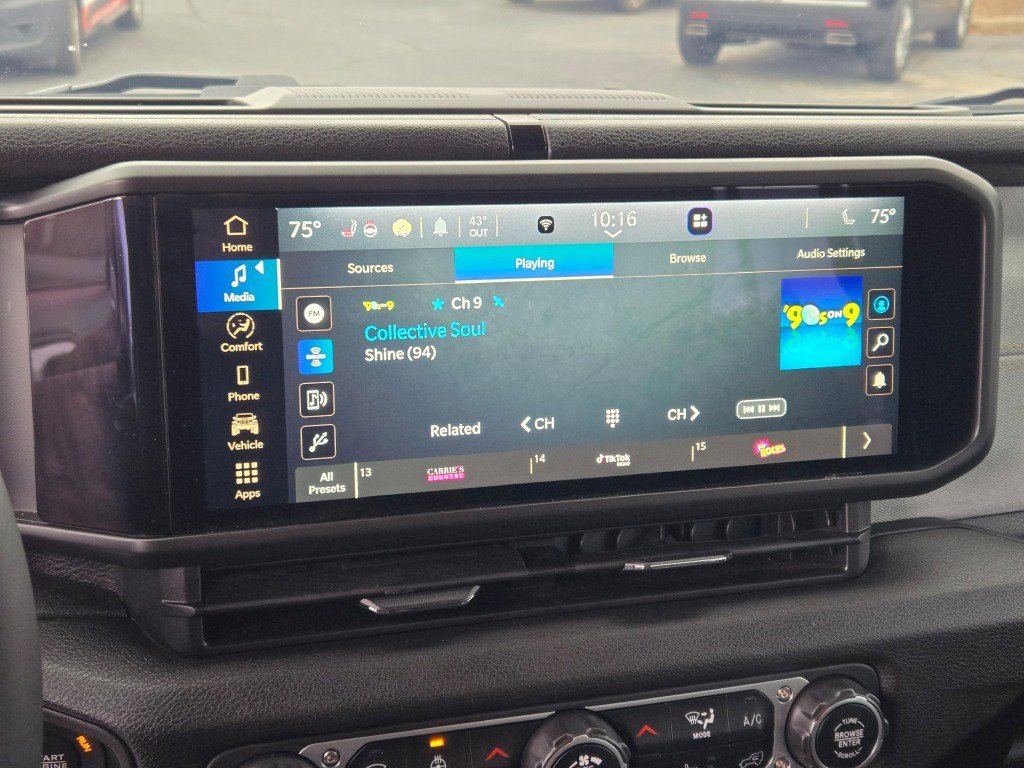 Used 2024 Jeep Wrangler Willys image 21