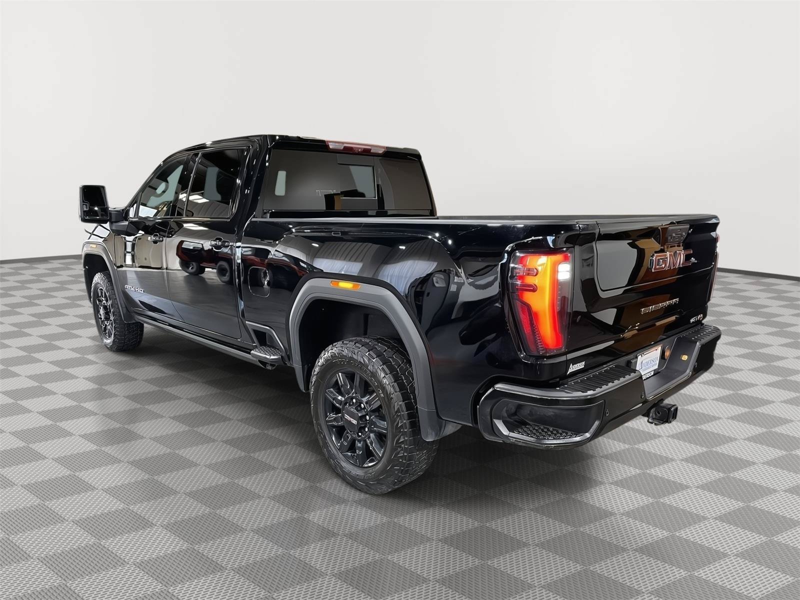 Used 2024 GMC Sierra 2500 AT4 w/ AT4 Premium Plus Package AWD/4WD image 9