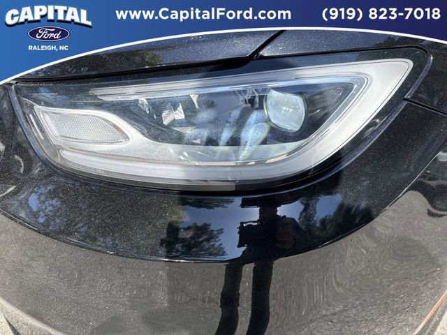 Used 2024 Chrysler Pacifica Touring-L image 11