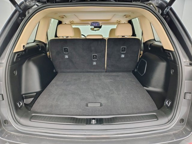 Used 2022 Jeep Grand Cherokee Limited AWD/4WD image 17