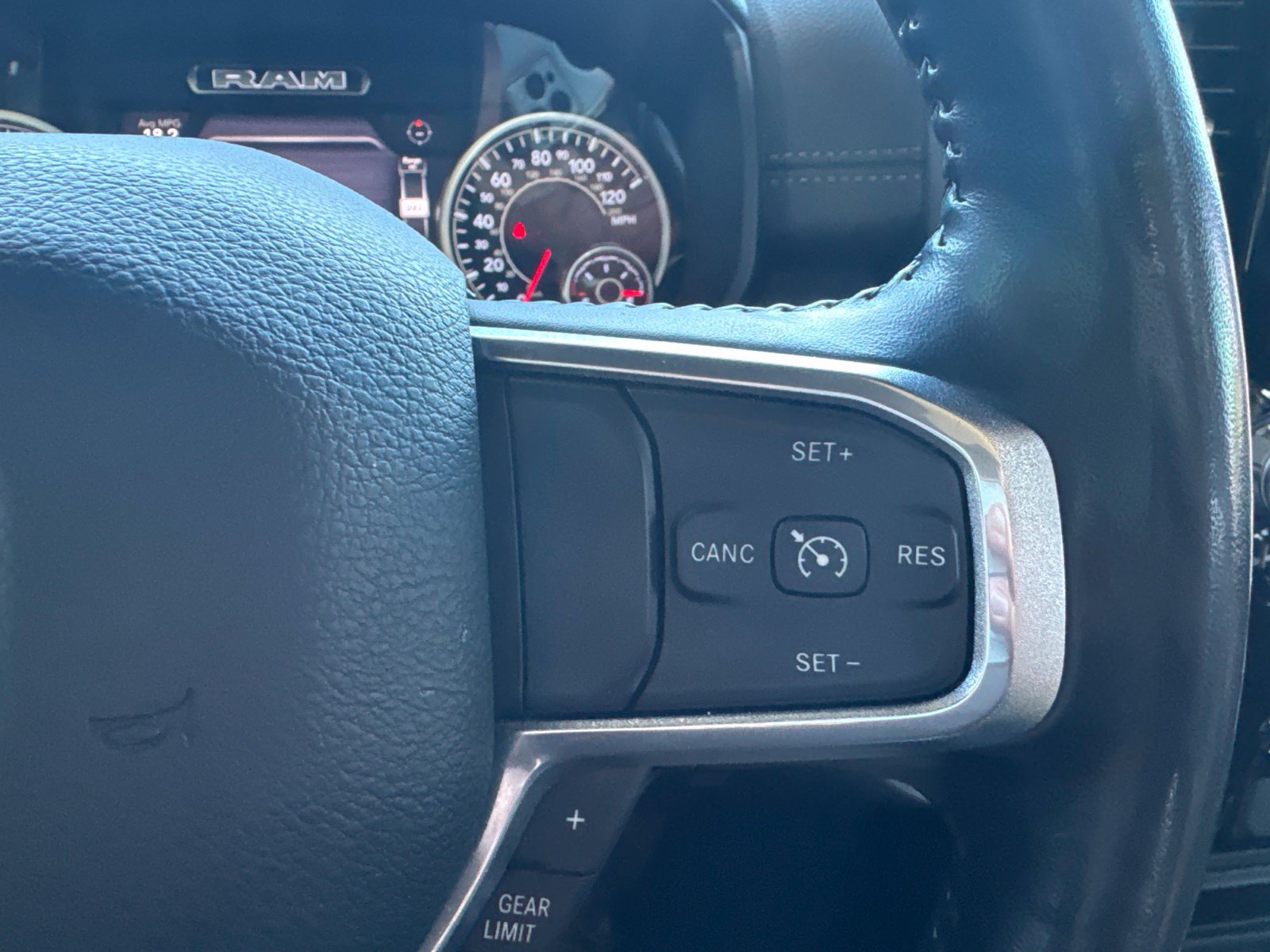 Used 2023 RAM 1500 Laramie AWD/4WD image 33