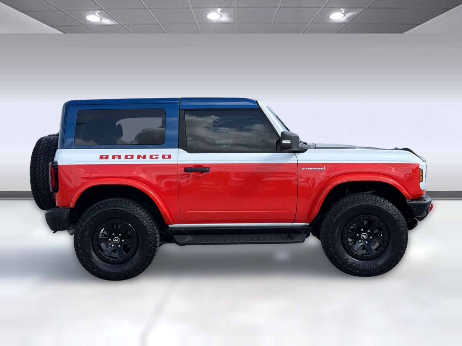 Certified 2025 Ford Bronco Stroppe Edition AWD/4WD image 8