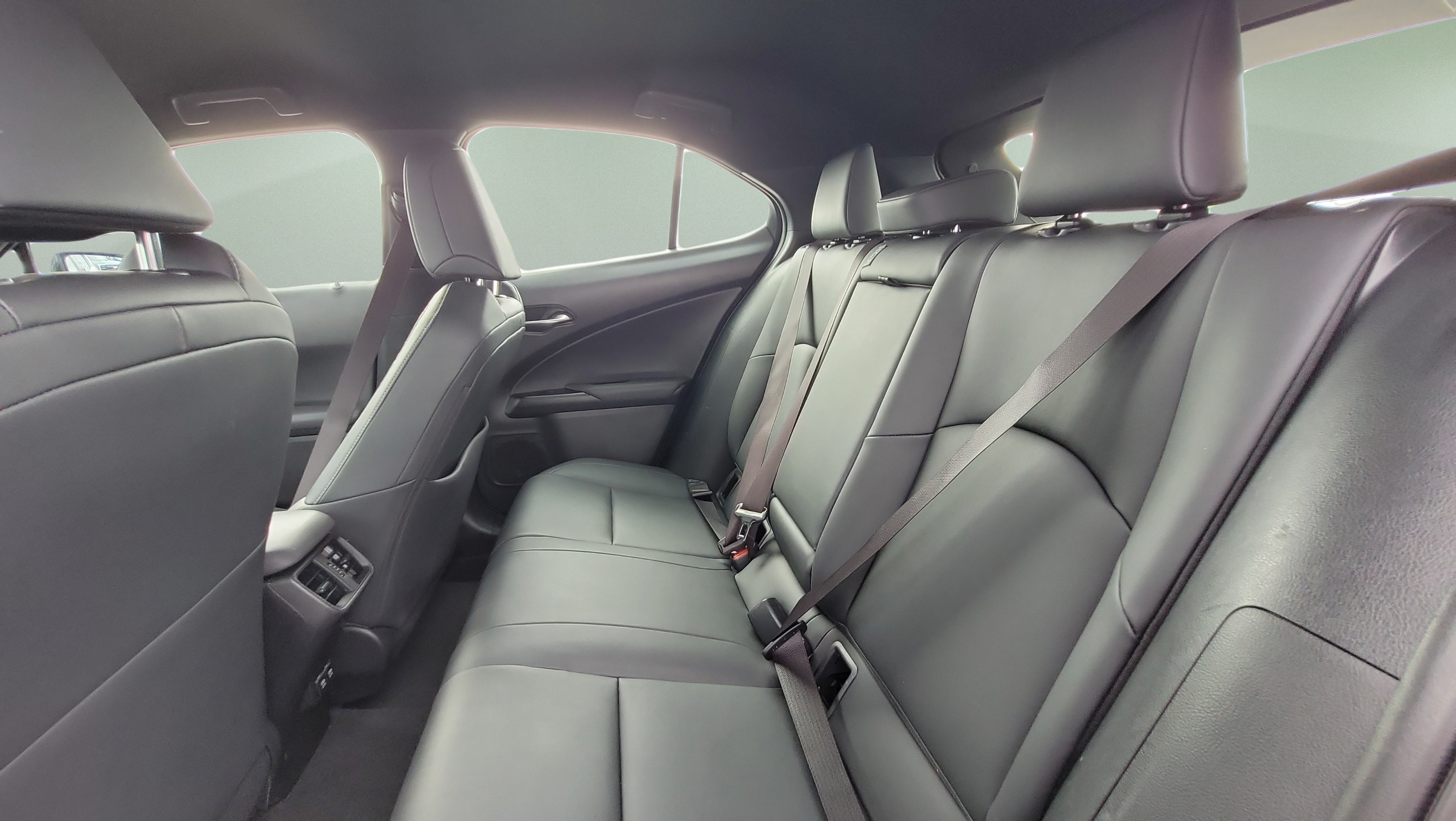 Used 2019 Lexus UX 250h w/ Accessory Package 2 AWD/4WD image 18