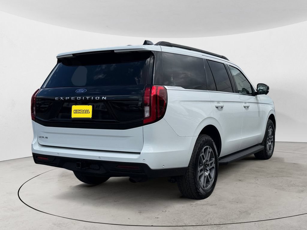 Certified 2025 Ford Expedition Active AWD/4WD image 5