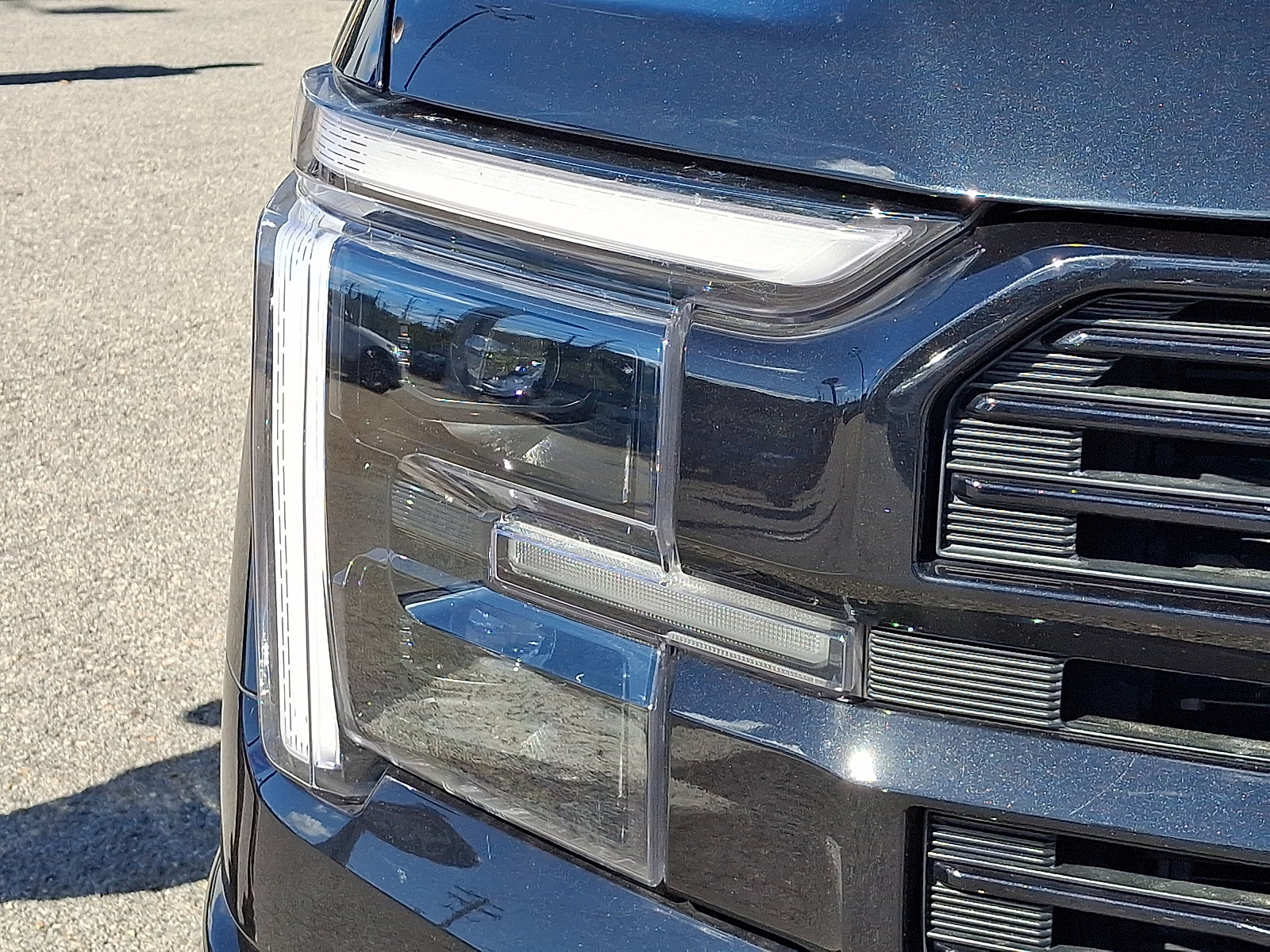 Certified 2025 Ford F150 Platinum w/ Equipment Group 702A High AWD/4WD image 9