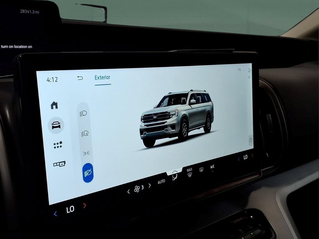 Certified 2025 Ford Expedition Active AWD/4WD image 9