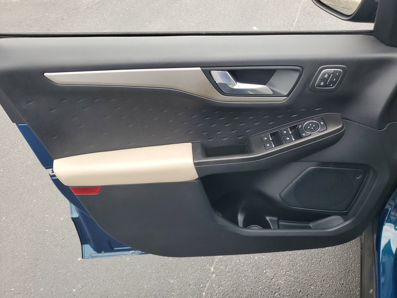 Certified 2020 Ford Escape SEL FWD image 14