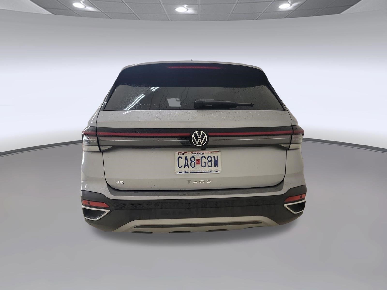 Used 2025 Volkswagen Taos SE FWD image 4