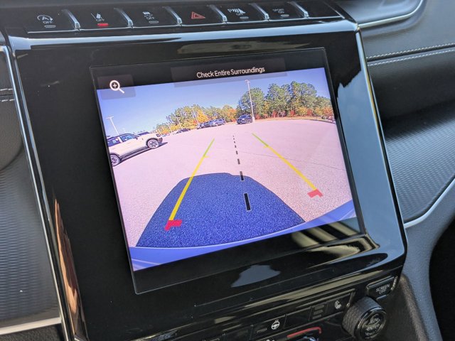 Used 2023 Jeep Grand Cherokee Altitude image 25