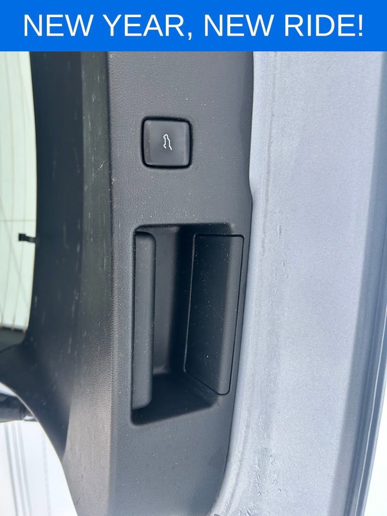 Certified 2022 Ford Escape SEL image 40