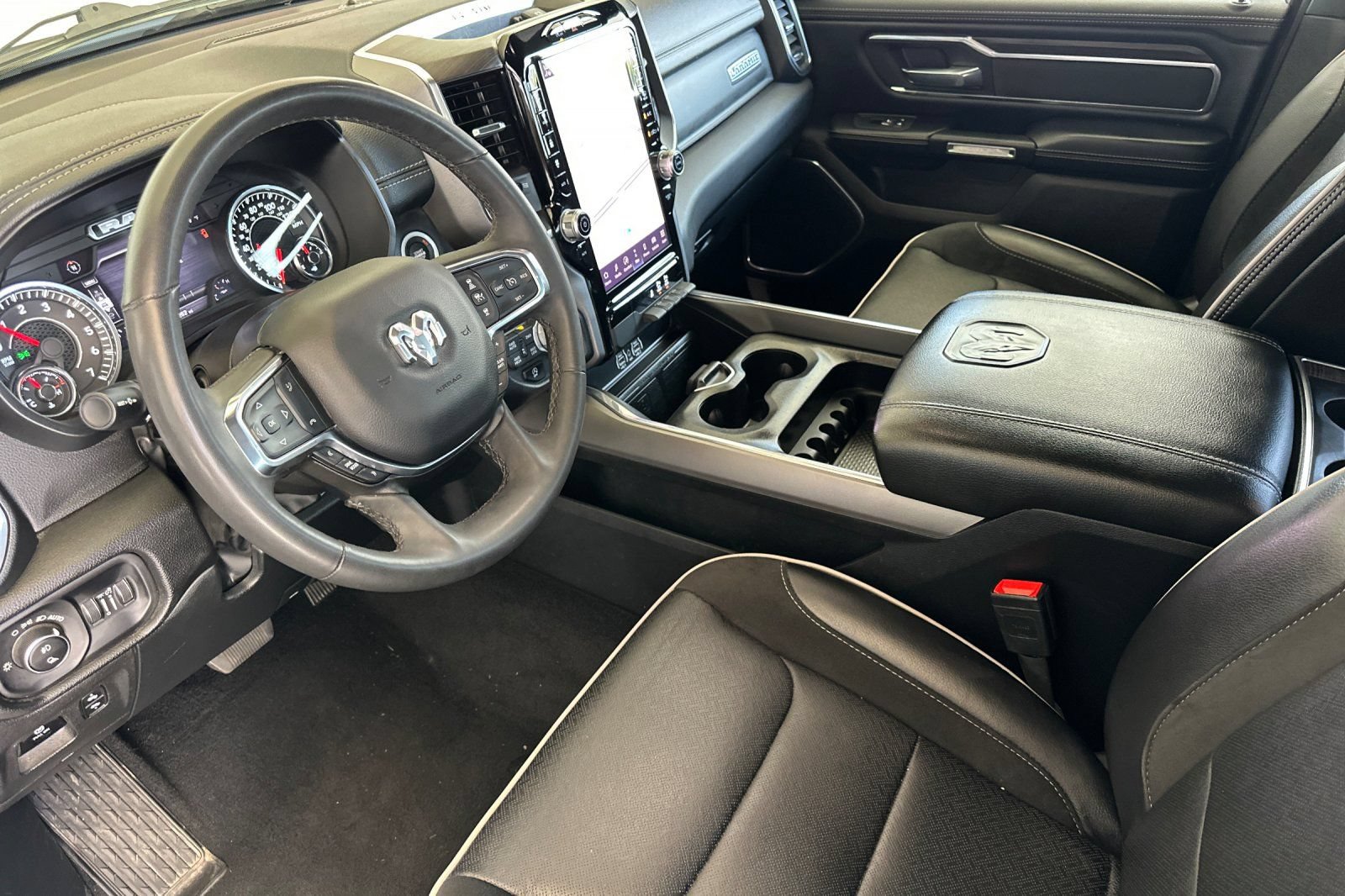 Used 2025 RAM 1500 Laramie AWD/4WD image 9