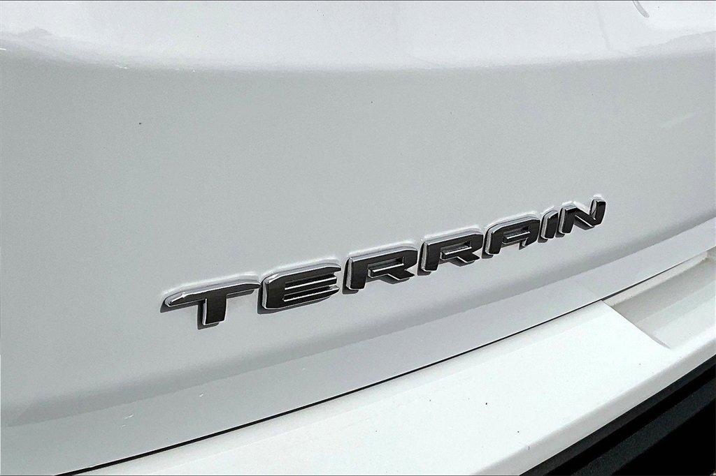 Used 2023 GMC Terrain SLE w/ Driver Convenience Package image 8