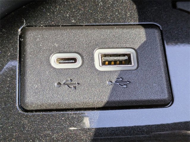 Used 2024 Cadillac Escalade Sport Platinum w/ LPO, ONYX Package image 24