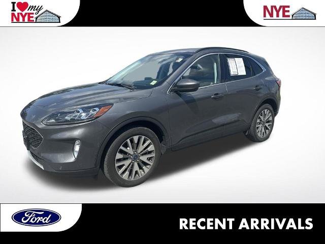 Certified 2022 Ford Escape Titanium AWD/4WD image 1